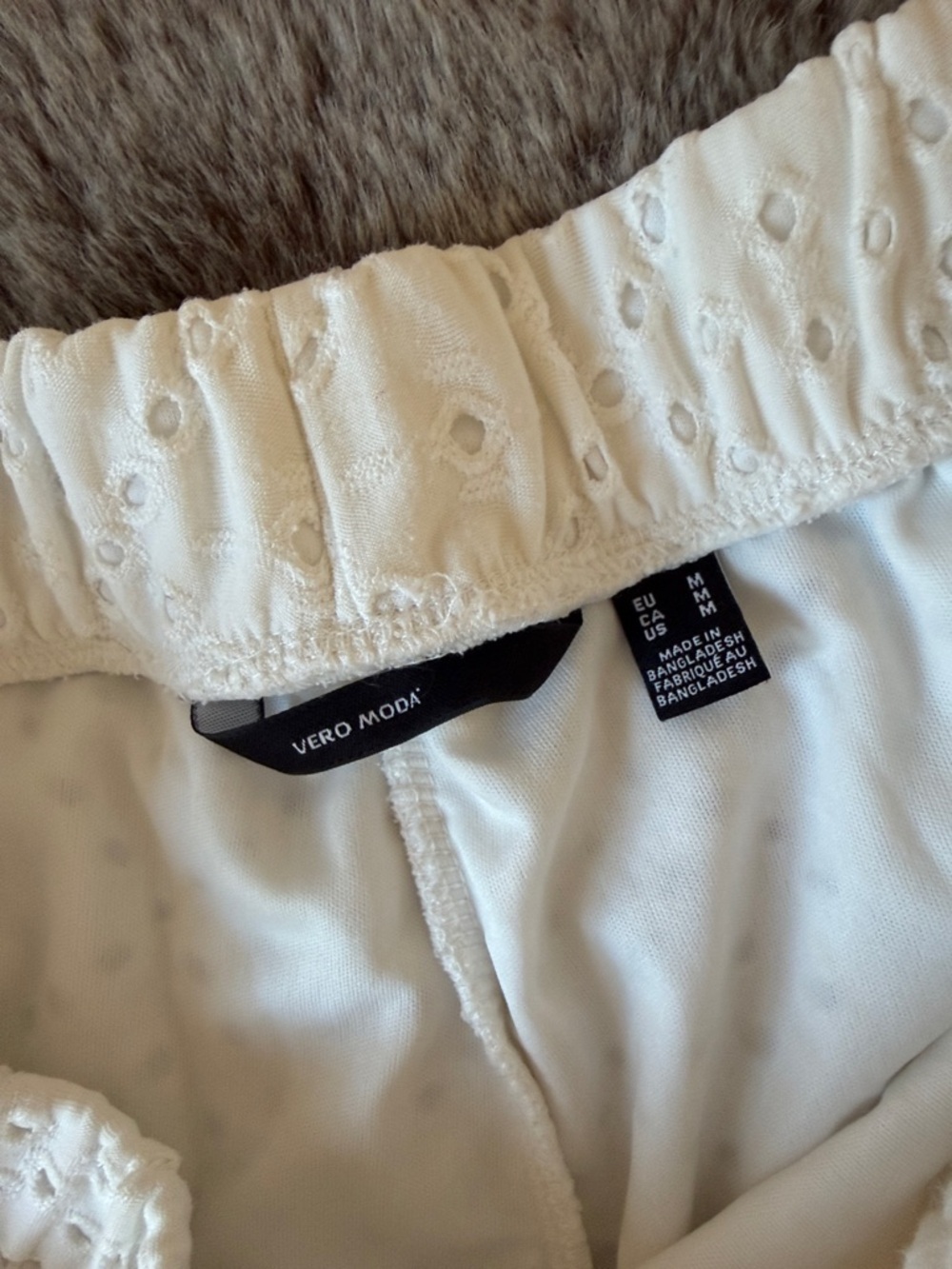 Vero Moda Cream Eyelet Ruffle Mini Skirt - Picture 2 of 8